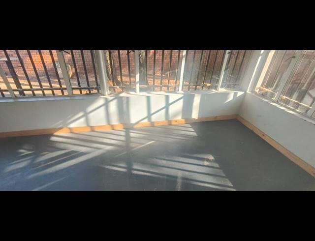 3 BEDROOM HOUSE FOR SALE IN PRETORIA GARDENS